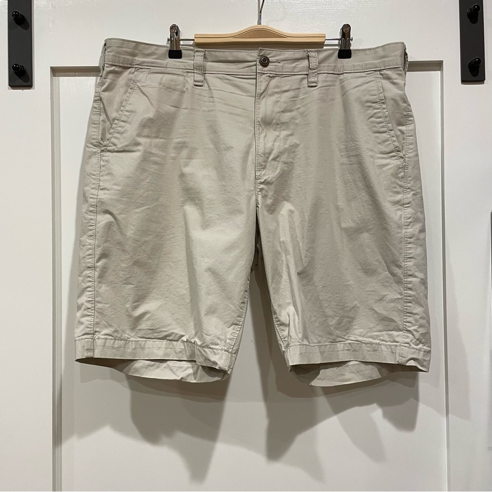 Sonoma Flat Front Khaki Shorts with small front pocket  -‎ Size 40